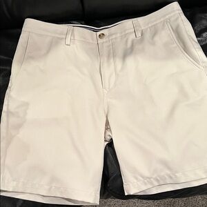 Vineyard Vines Men's Cream Flat Front links shorts size 36 like new condition